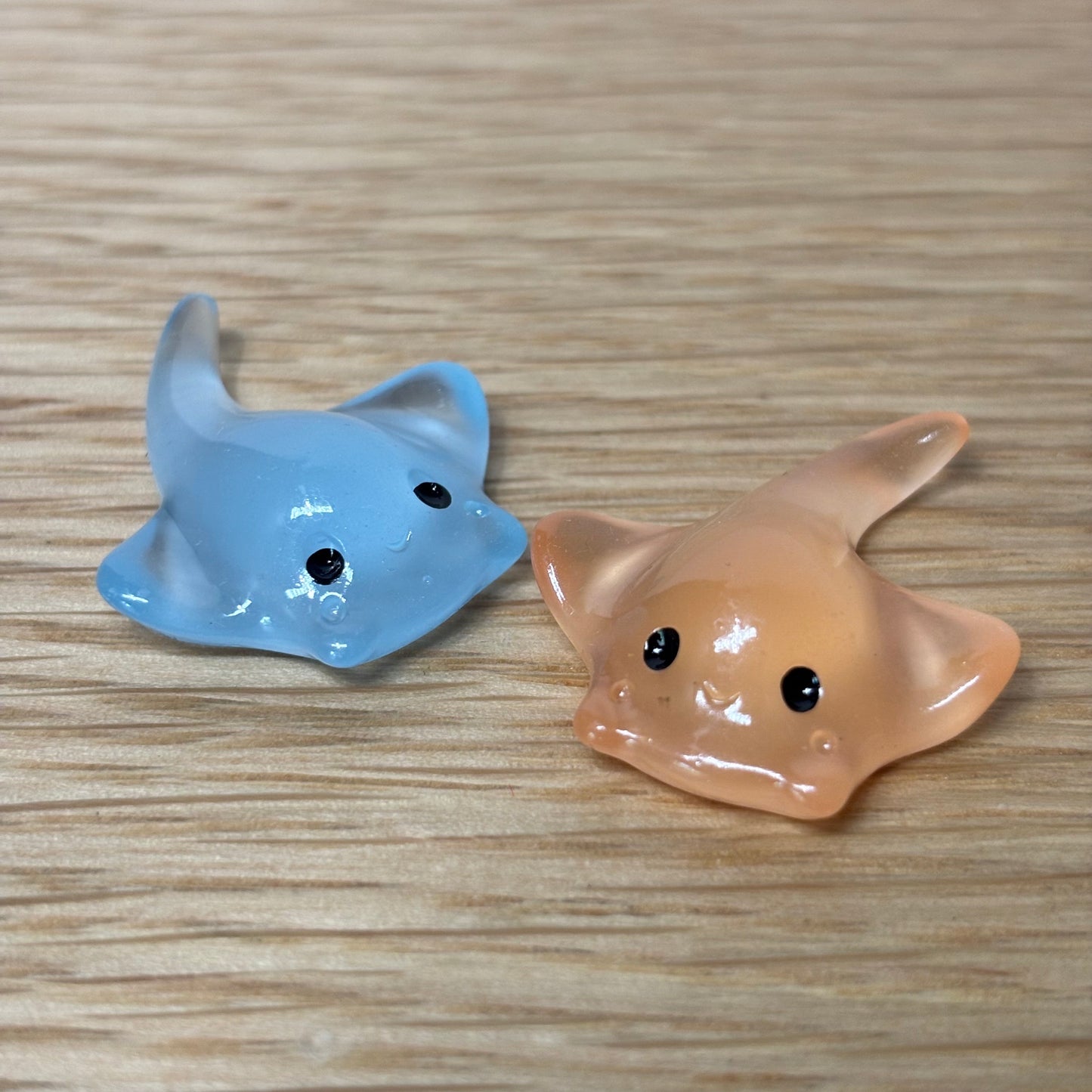 Mini Stingray x2 Glow In The Dark Invertebrate Enclosure Decoration